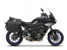 Kompletní sada bočních černých hliníkových kufrů SHAD TERRA BLACK 47L/47L , včetně montážní sady SHAD YAMAHA MT-09 Tracer / Tracer 900