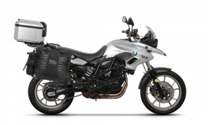 Kompletní sada bočních adventure brašen SHAD TERRA TR40 a hliníkového 48L topcase, včetně montážní s SHAD BMW F 650 GS/ F 700 GS/ F 800 GS