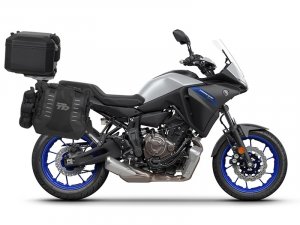 Kompletní sada bočních adventure brašen SHAD TERRA TR40 a  černého hliníkového 37L topcase, včetně m SHAD YAMAHA MT-07 Tracer / Tracer 700